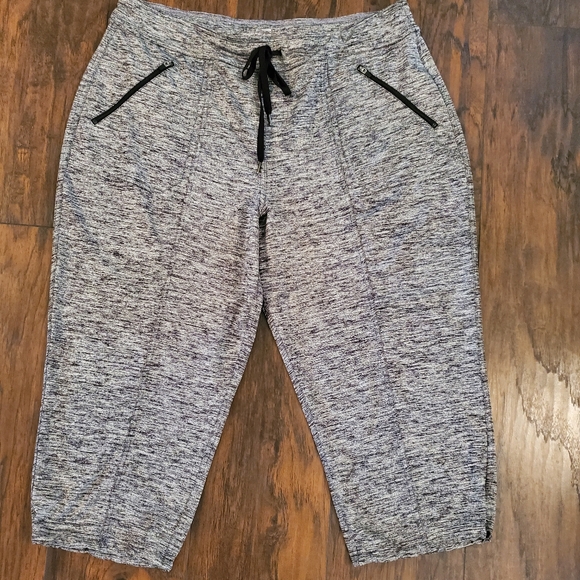 tek gear Pants - Tek Gear Hrey Capris Size 1X